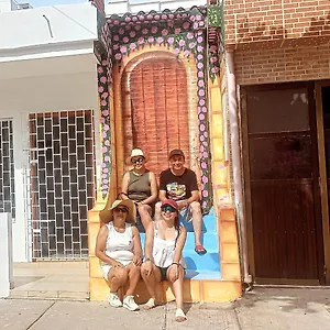 Pensión Shekinah House